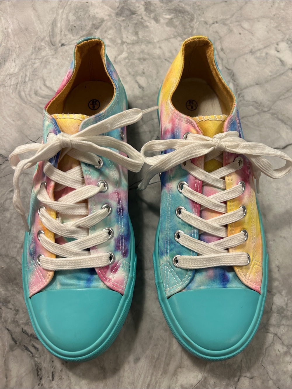 Tie-dye Low-Top Women’s Sneakers in teal, yellow, pink, blue. Size 8.